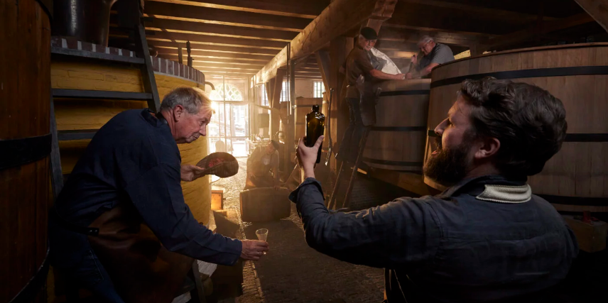 DE GEKROONDE BRANDERSKETEL